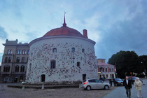 Illallinen ohi, torni jäi taakse